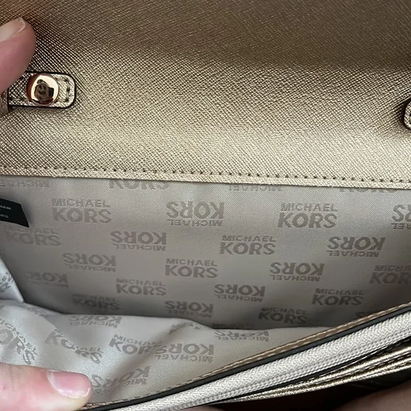 Michael Kors 3 in 1 Crossbody in Rose Gold - Picture 5 of 15